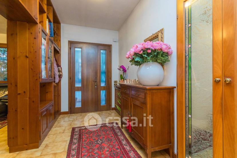Villa in Via Cavour 24 — foto 15 di 33