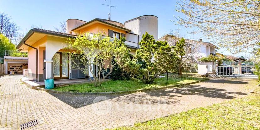 Villa in Via Fratelli Vigorelli — foto 2 di 54