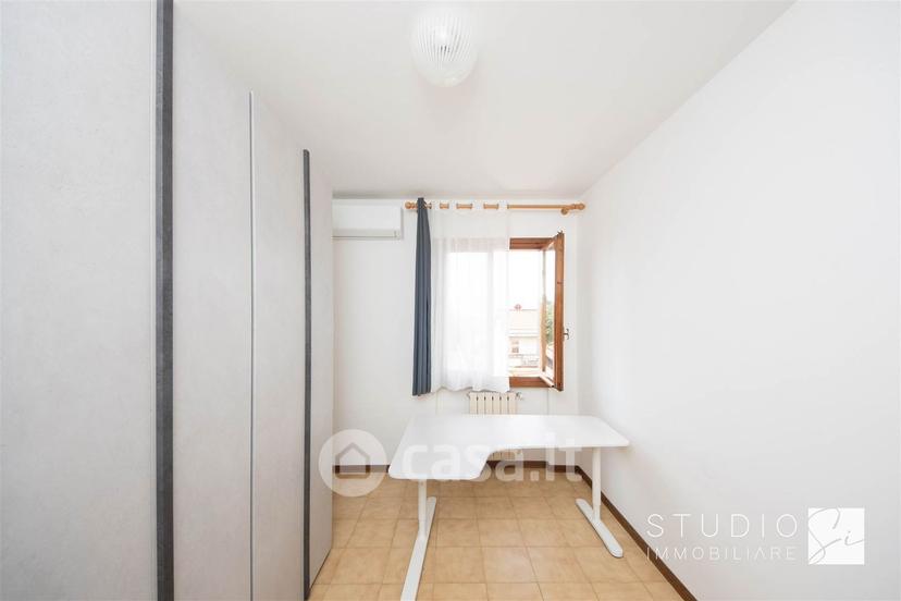 Trilocale in Via Eugenio Montale — foto 21 di 27