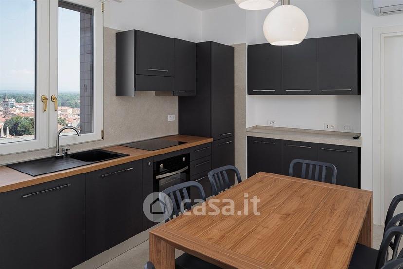 Trilocale in Via degli Zavattari 1 — foto 14 di 16