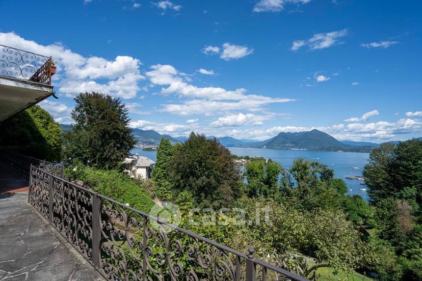 Villa in Via Sempione Nord 91 — foto 27 di 32