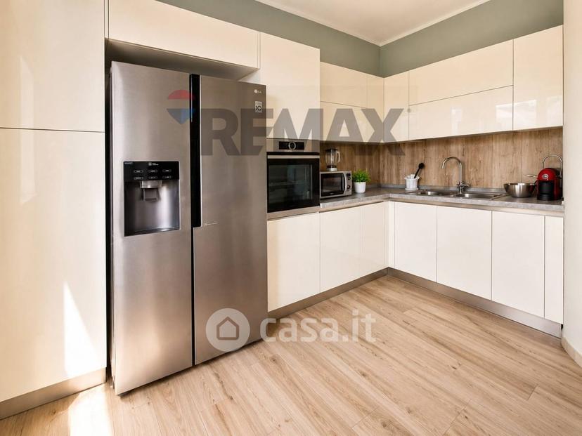 Trilocale in Via Fratelli Scavini 500 — foto 3 di 23