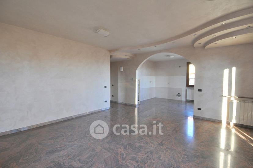 Villa in Via Sandro Pertini 5 — foto 12 di 32