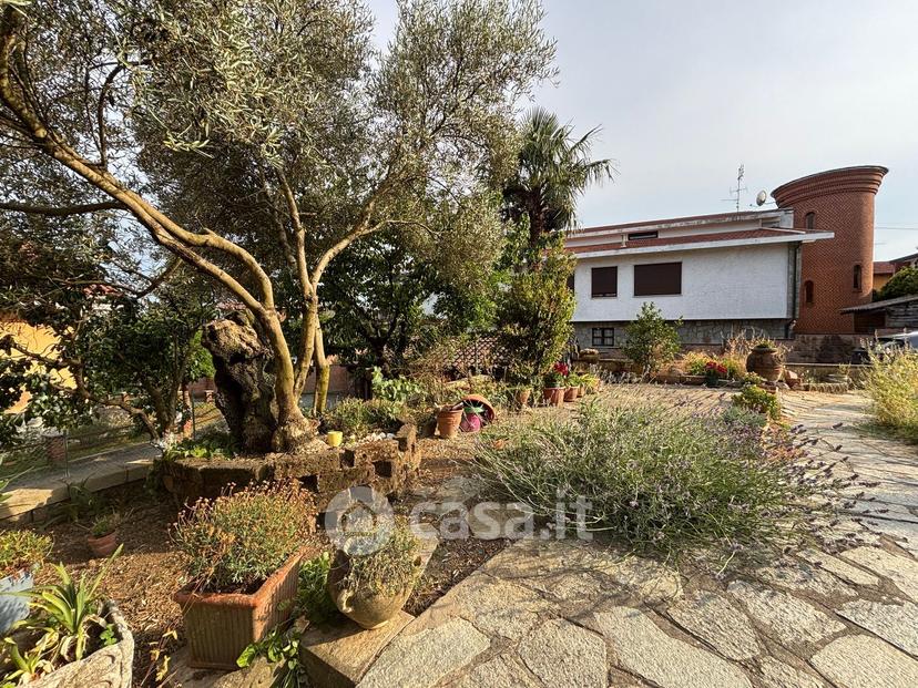 Villa in Via Vittorio Veneto 20 — foto 27 di 78