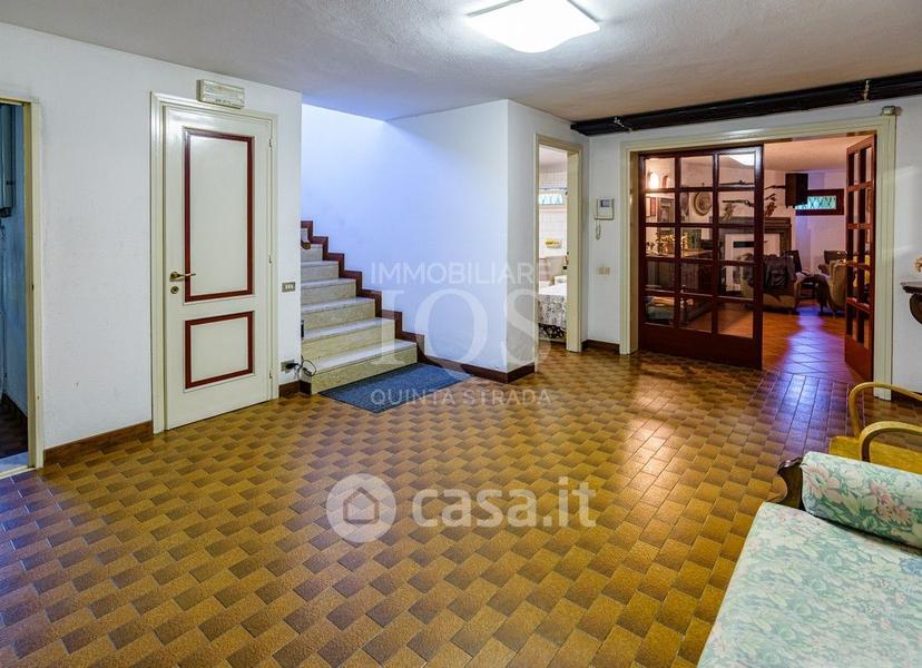 Villa in Via U. Foscolo 16 — foto 25 di 31