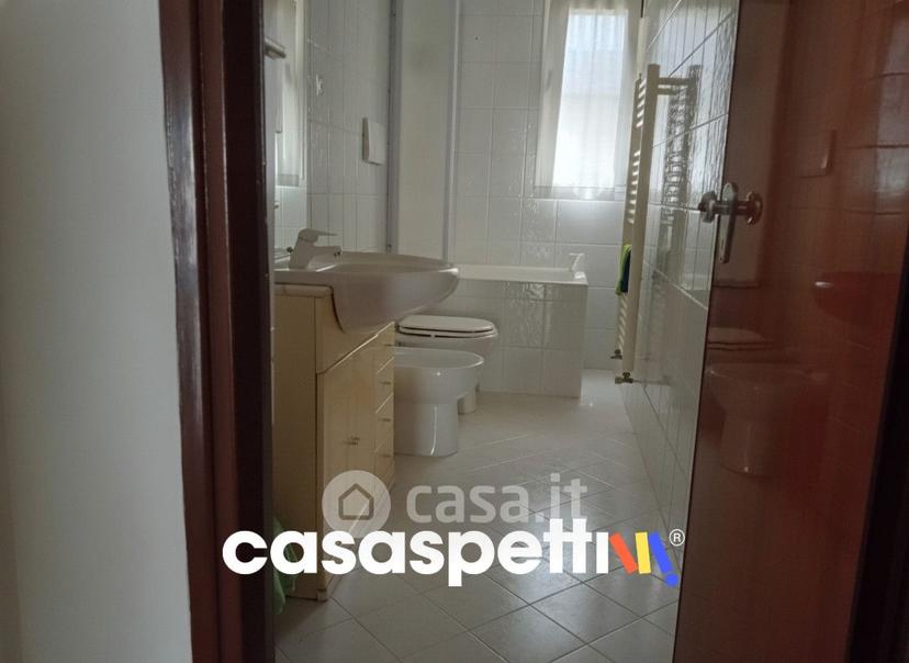 Trilocale in Via Luigi Miccoli — foto 18 di 21