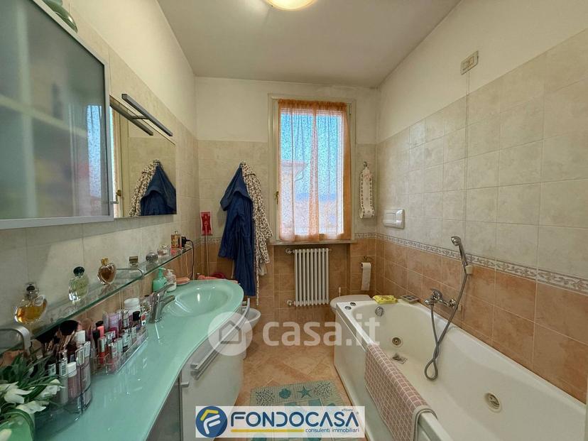 Trilocale in Via Europa — foto 20 di 25