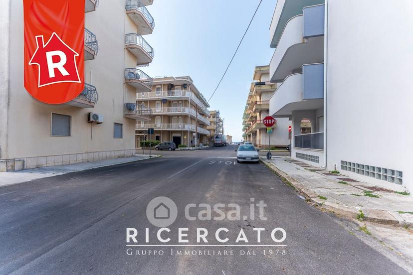 Quadrilocale in Via Francesco Petrarca 11 — foto 8 di 52