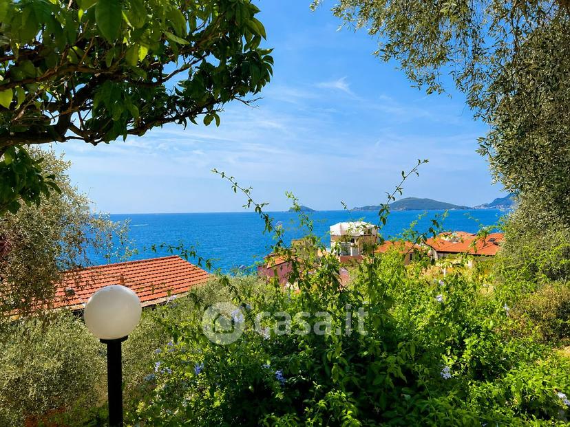 Villa in Via Giacomo Matteotti 13 — foto 31 di 45