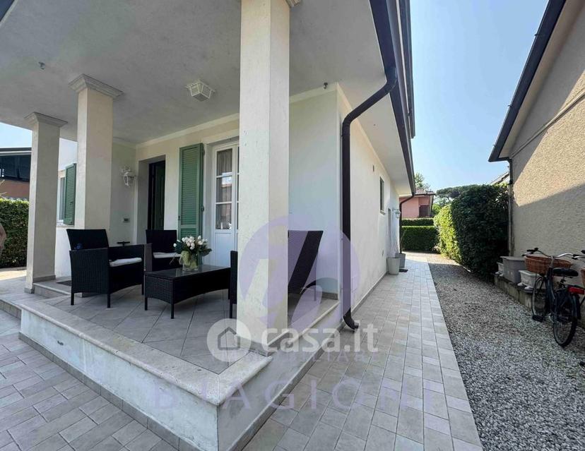 Villa in Via Cortona 120 — foto 37 di 37