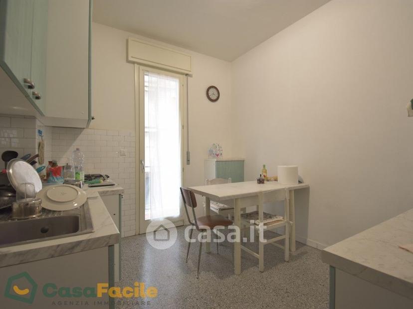 Stanza in Via Pier Maria Caporali — foto 4 di 10