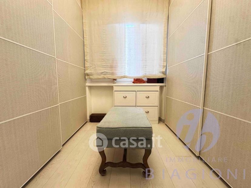 Villa in Via Vincenzo Bellini 5 — foto 27 di 28