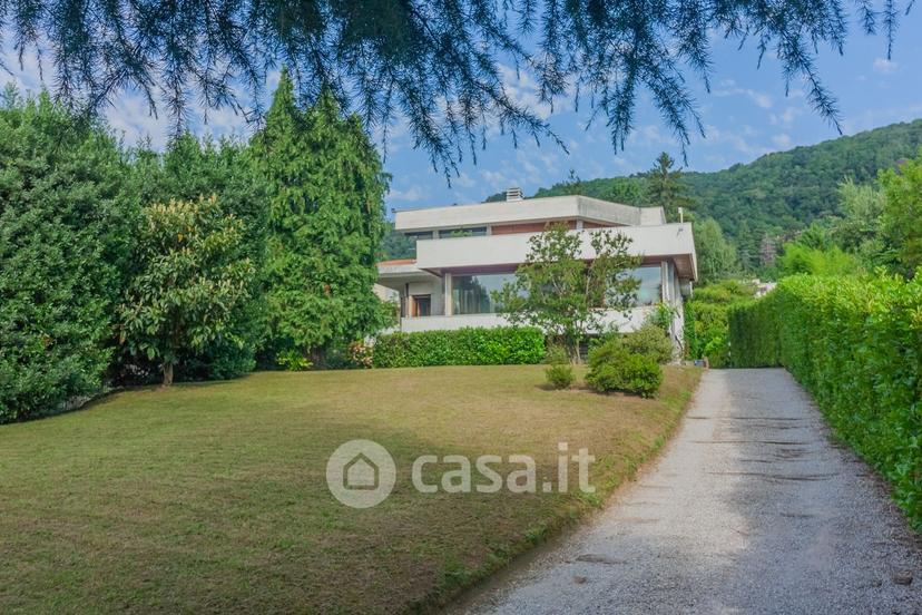 Villa in Via Como 19 — foto 17 di 32