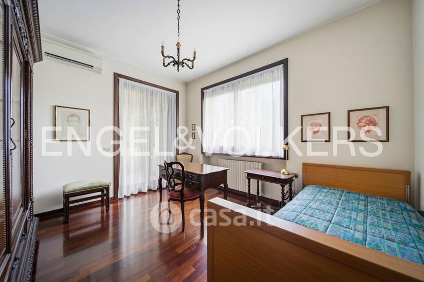 Villa in Via Ingegner Giacomo Tovo 8 — foto 10 di 40