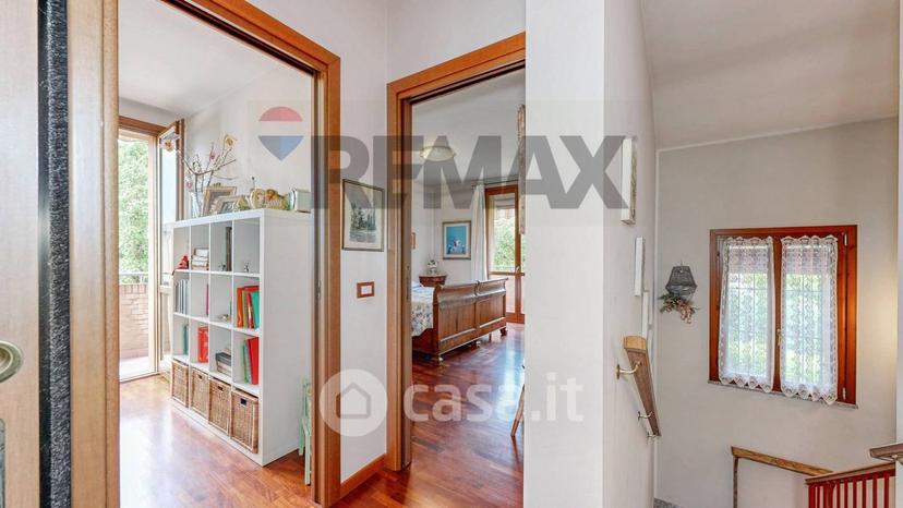 Villa in Via Fratelli Rosselli — foto 64 di 74