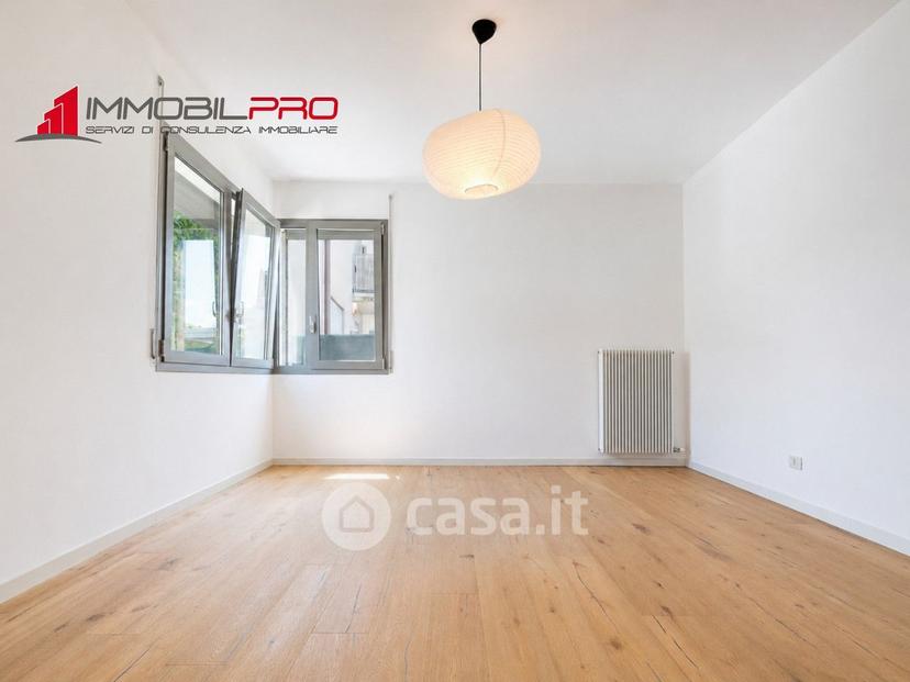 Trilocale in Via San G. Bosco 65 — foto 25 di 31
