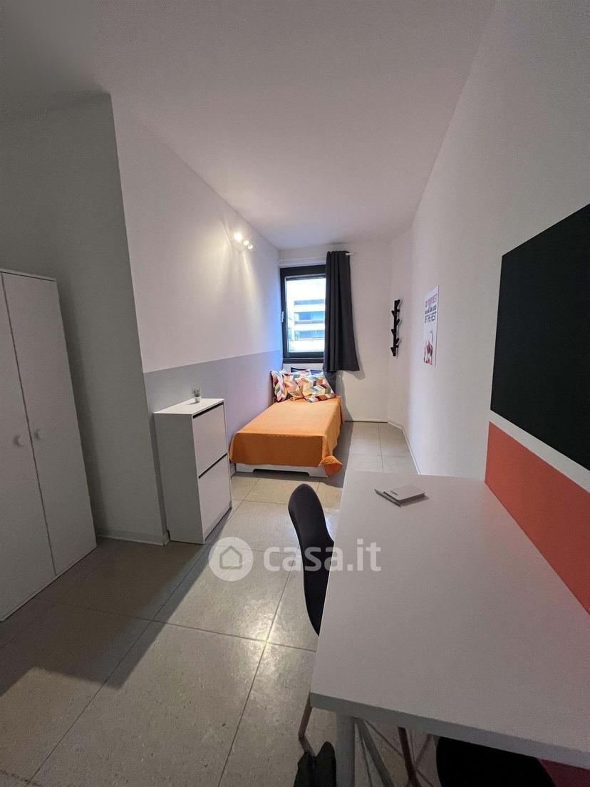 Stanza in Via del Brennero 136 — foto 7 di 7