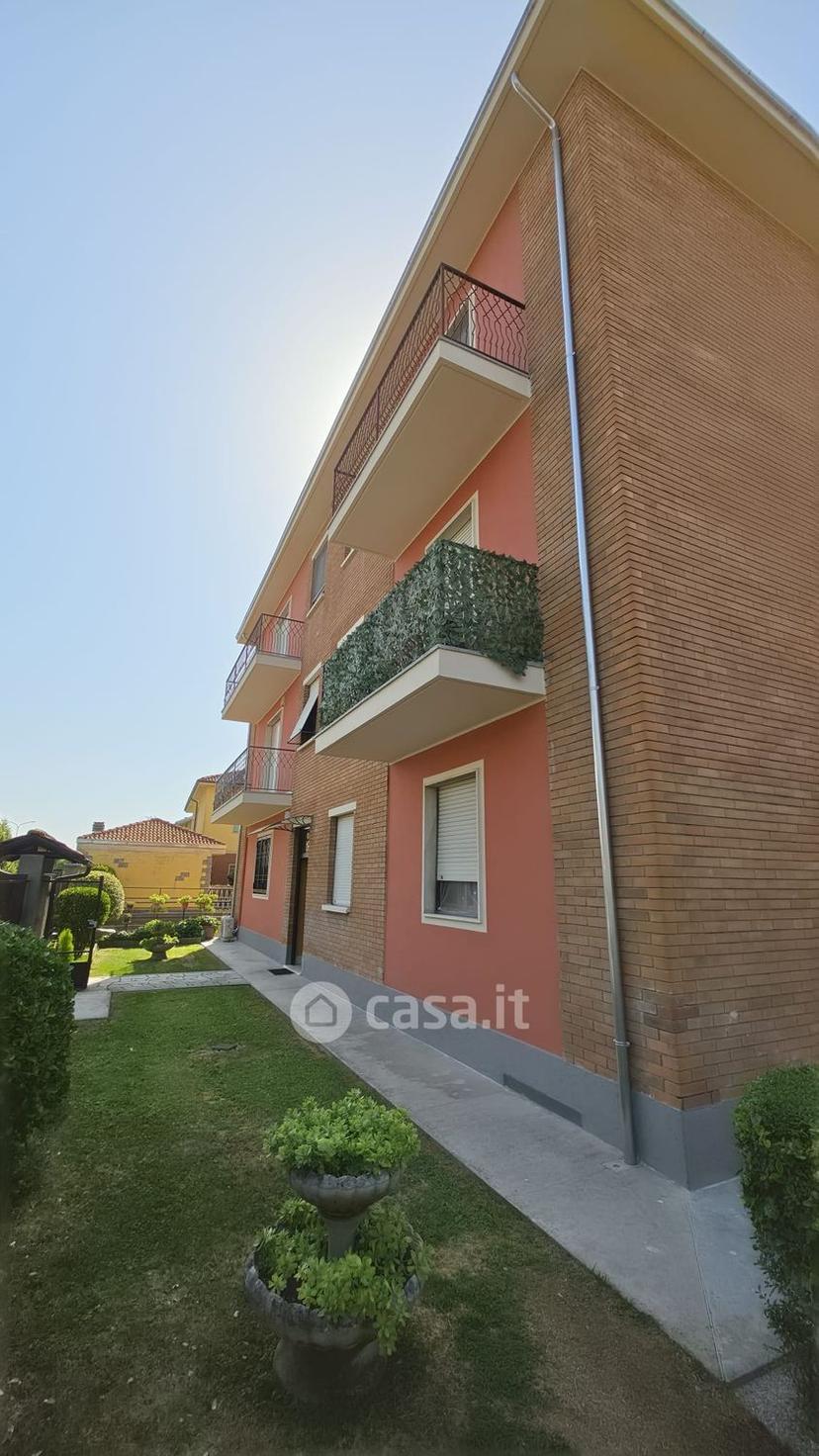 Trilocale in Via Achille Grandi 13 — foto 2 di 31