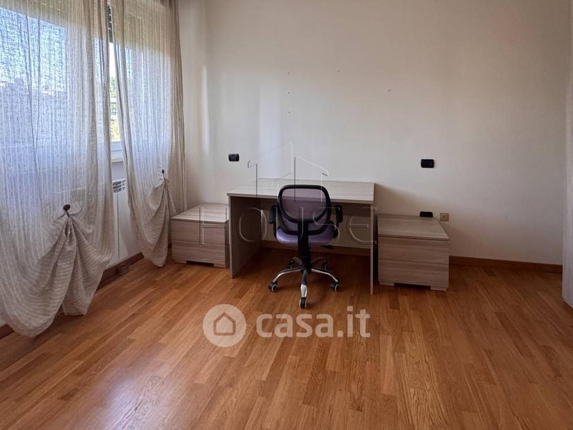 Trilocale in Via Carolina Torreggiani — foto 18 di 26