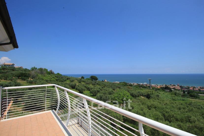 Villa in Contrada San Silvestro — foto 13 di 45