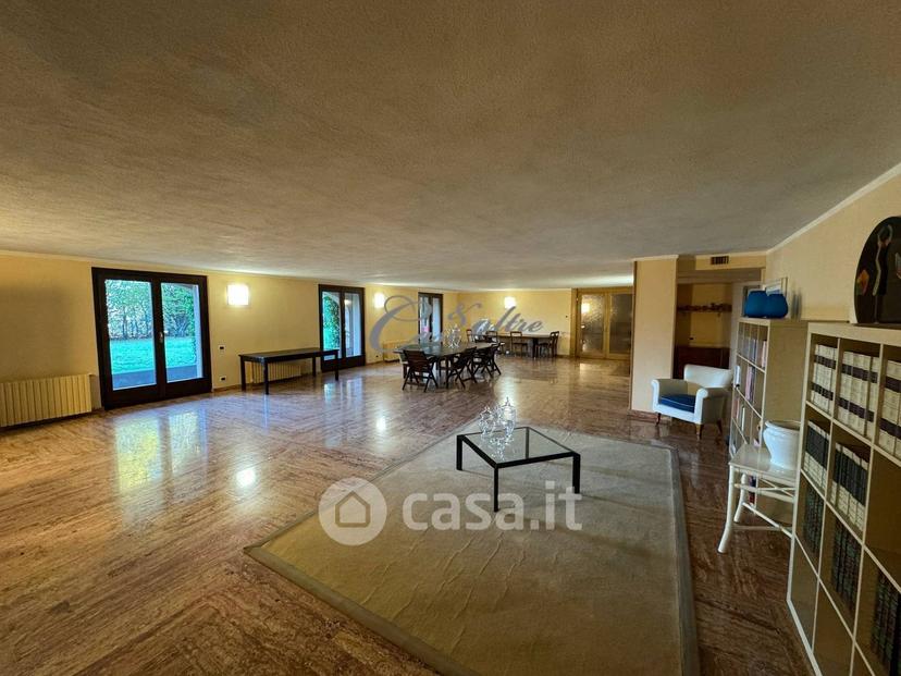 Villa in Via Cervino 1 — foto 20 di 25