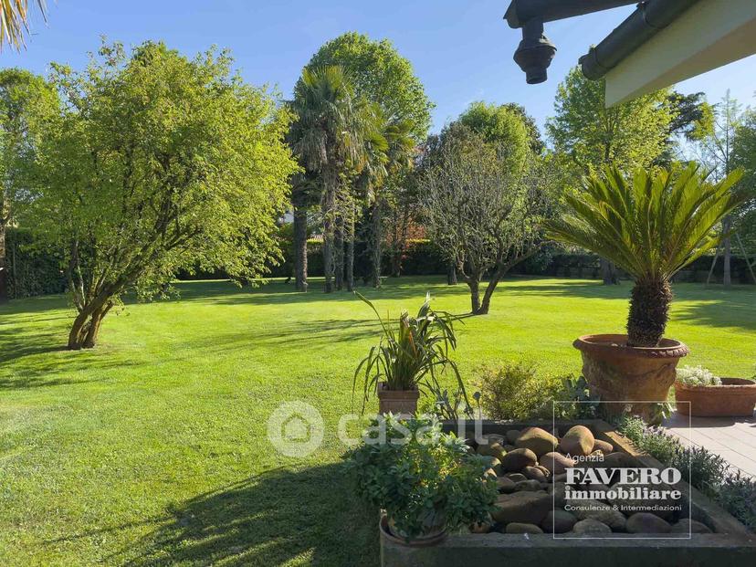 Villa in Piazza G. Marconi 28 — foto 18 di 54