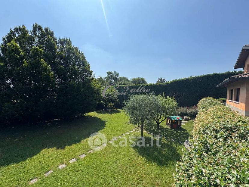 Villa in Via Cervino 1 — foto 11 di 25