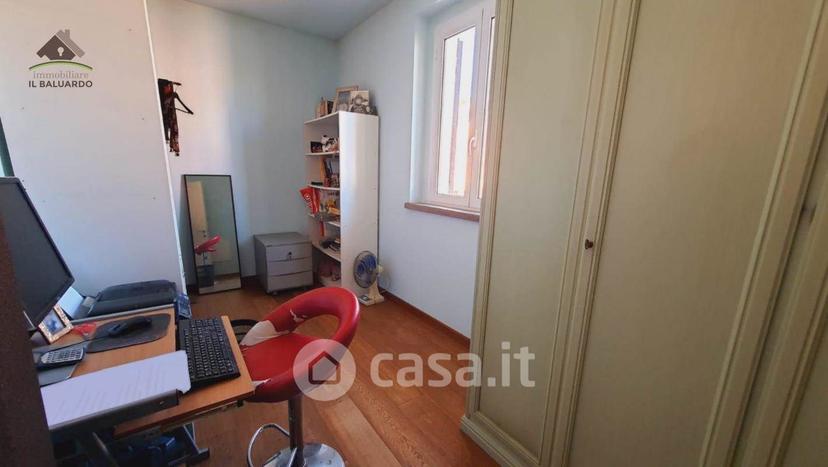 Villa in Via di Montecarlo 5 — foto 19 di 23