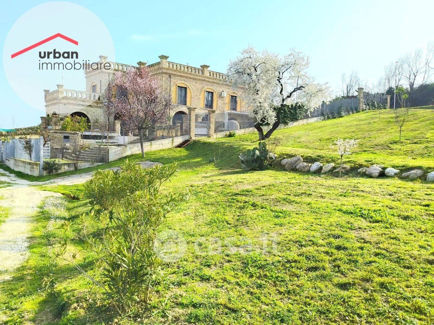 Villa in Via San Pietro
