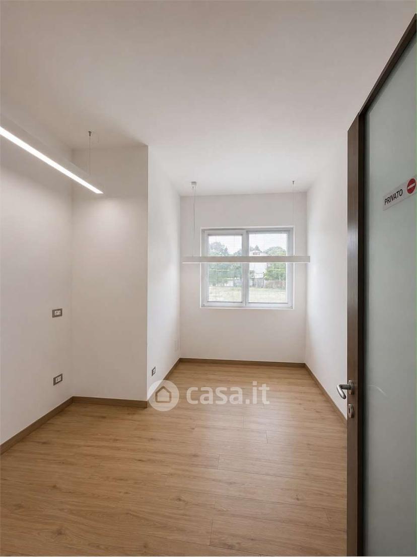 Villa in Via Giacomo Leopardi 77 — foto 19 di 36