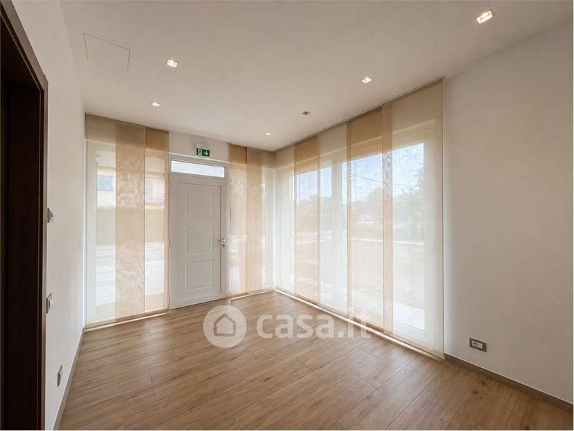 Villa in Via Giacomo Leopardi 77 — foto 26 di 36