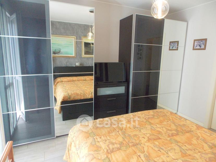 Trilocale in Via Volturno 26 — foto 25 di 34