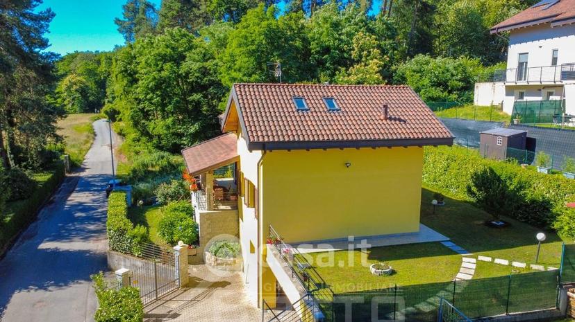 Villa in Via dei Boschi 12 — foto 19 di 37