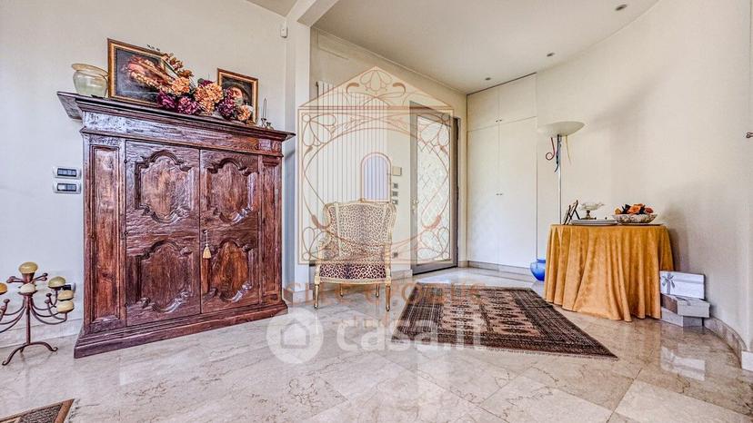 Villa in Via Lorenzo dei Medici 60 — foto 18 di 33