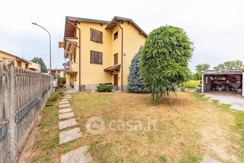 Villa in Via Monte Nevoso 10 — foto 8 di 49
