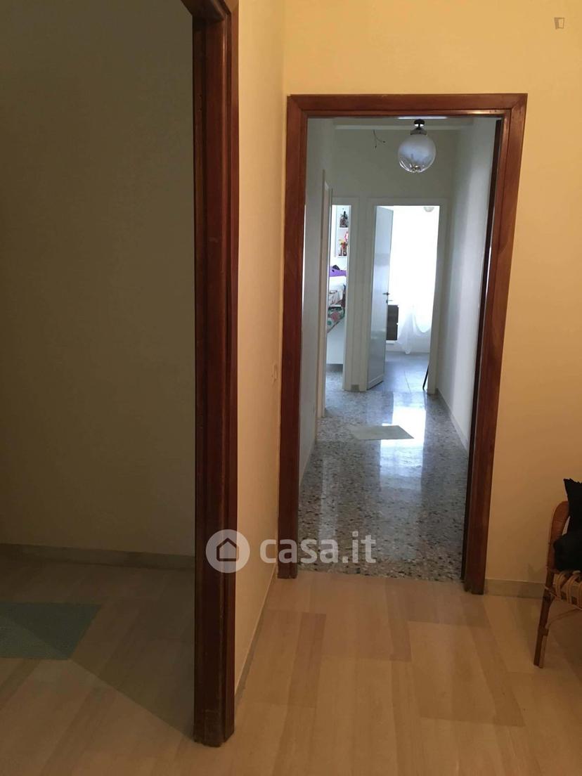 Stanza in Via dell'Aquila Reale — foto 7 di 20