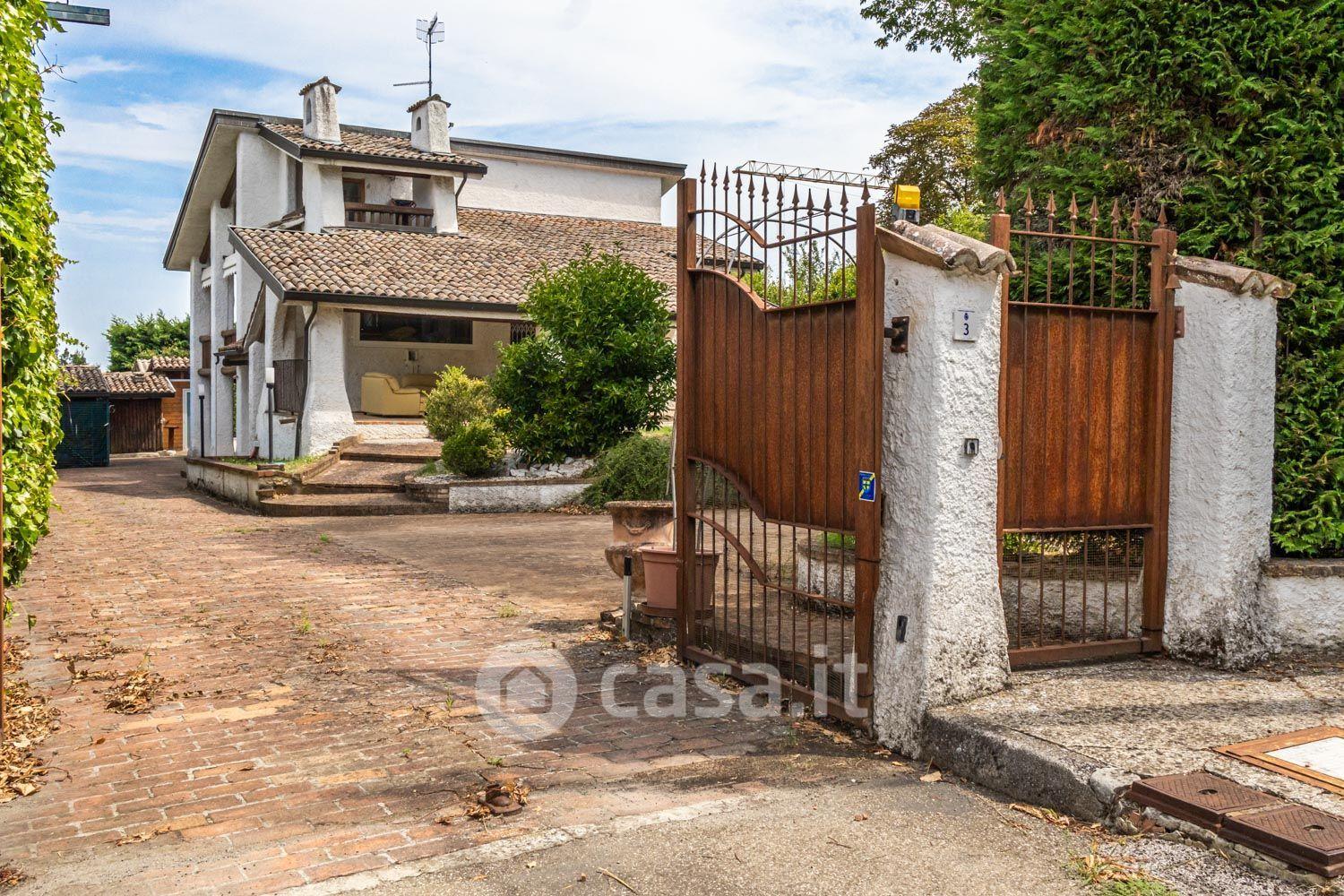 Villa in Via della Rondella 3