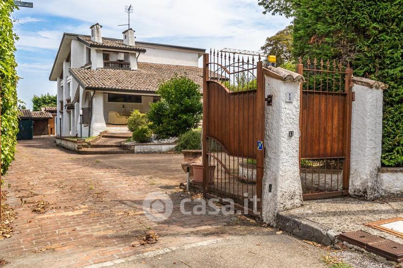 Villa in Via della Rondella 3