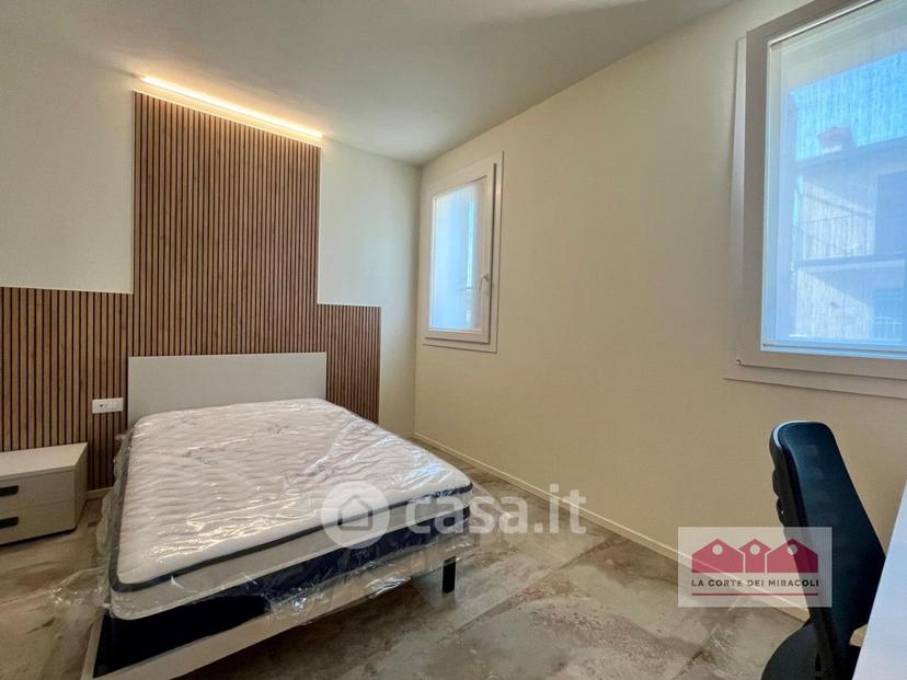 Stanza in Via Spalato — foto 2 di 31