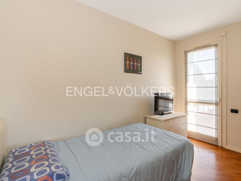 Villa in Via Filippo Corridoni — foto 8 di 21