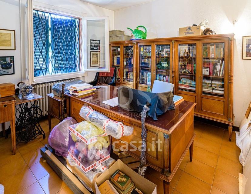 Villa in Via U. Foscolo 16 — foto 9 di 31