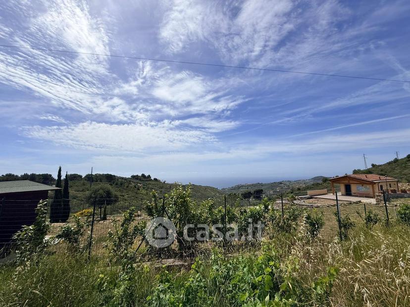 Villa in Strada Civezza — foto 2 di 35