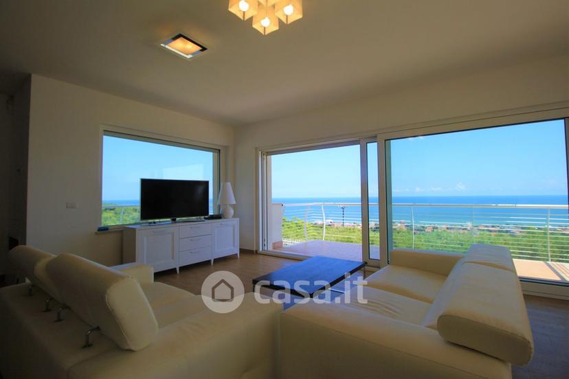 Villa in Contrada San Silvestro — foto 16 di 45