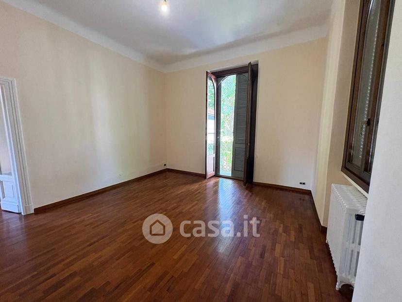 Villa in Via Vittorio Alfieri 2 — foto 32 di 78