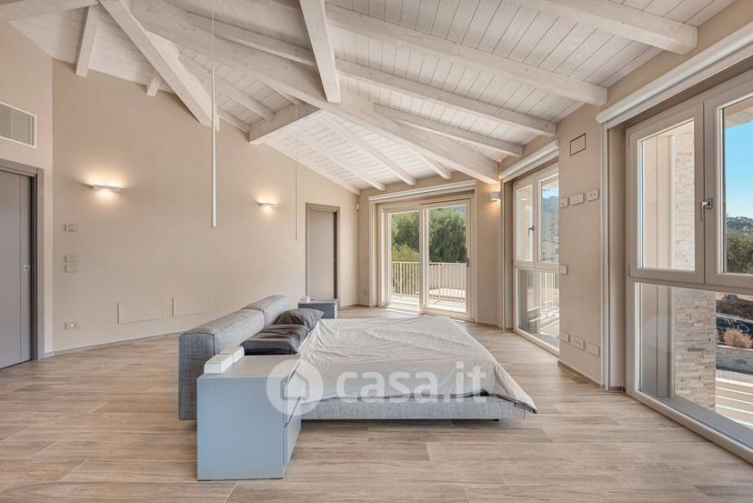 Villa in Via della Chiusa 323 — foto 17 di 36