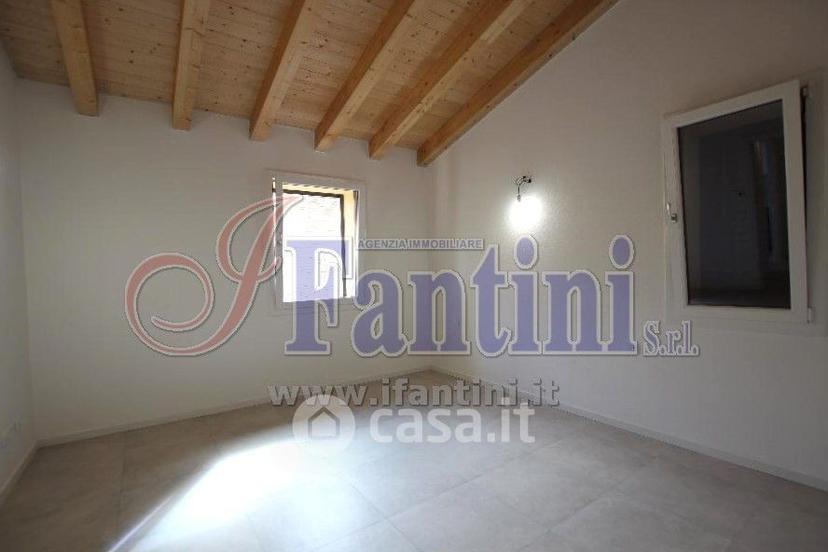 Trilocale in Via Ugo Bassi 62 — foto 16 di 21