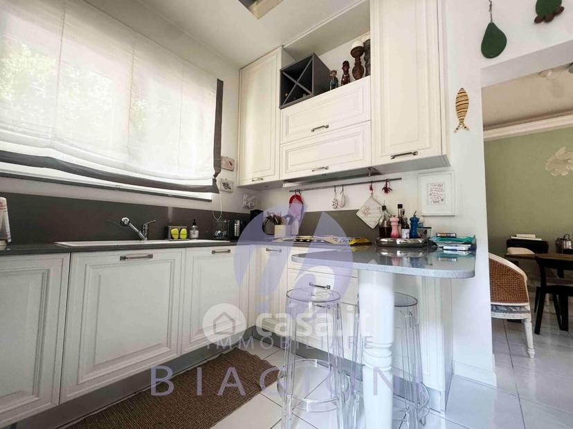 Villa in Via Vincenzo Bellini 5 — foto 7 di 28
