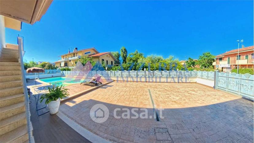 Villa in Via Giovanni Beltrame 21 — foto 38 di 43