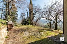 Villa in Via di Burgianico