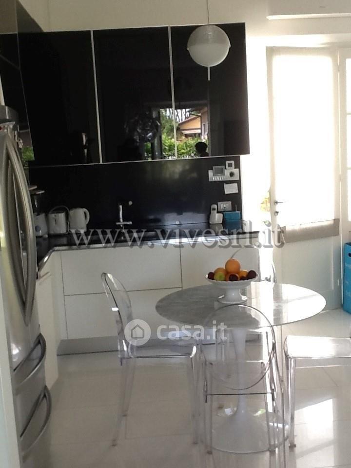 Villa in Via Leonardo da Vinci — foto 13 di 28